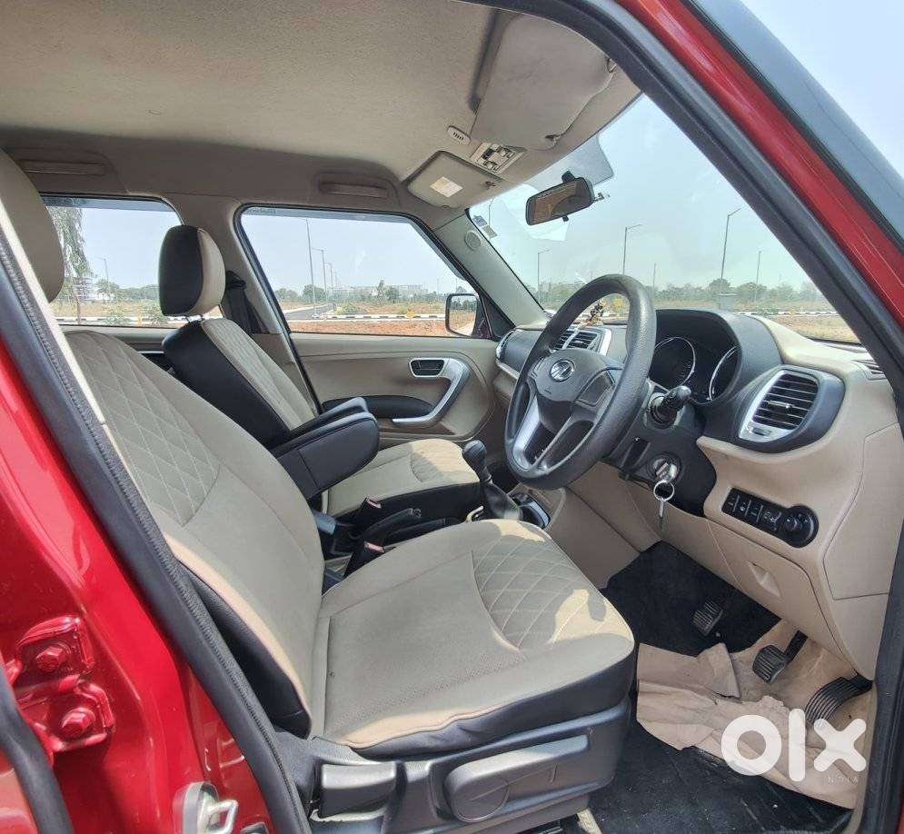 Mahindra Tuv 300 T10 Dual Tone, 2018, Diesel