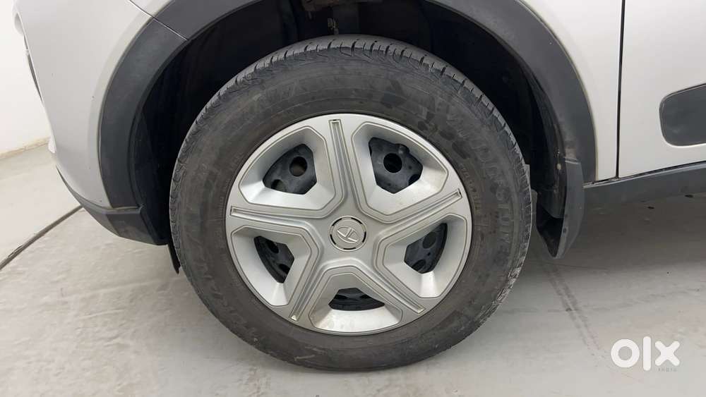 Tata Nexon 1.2 Revotron Xma Amt (s), 2021, Petrol