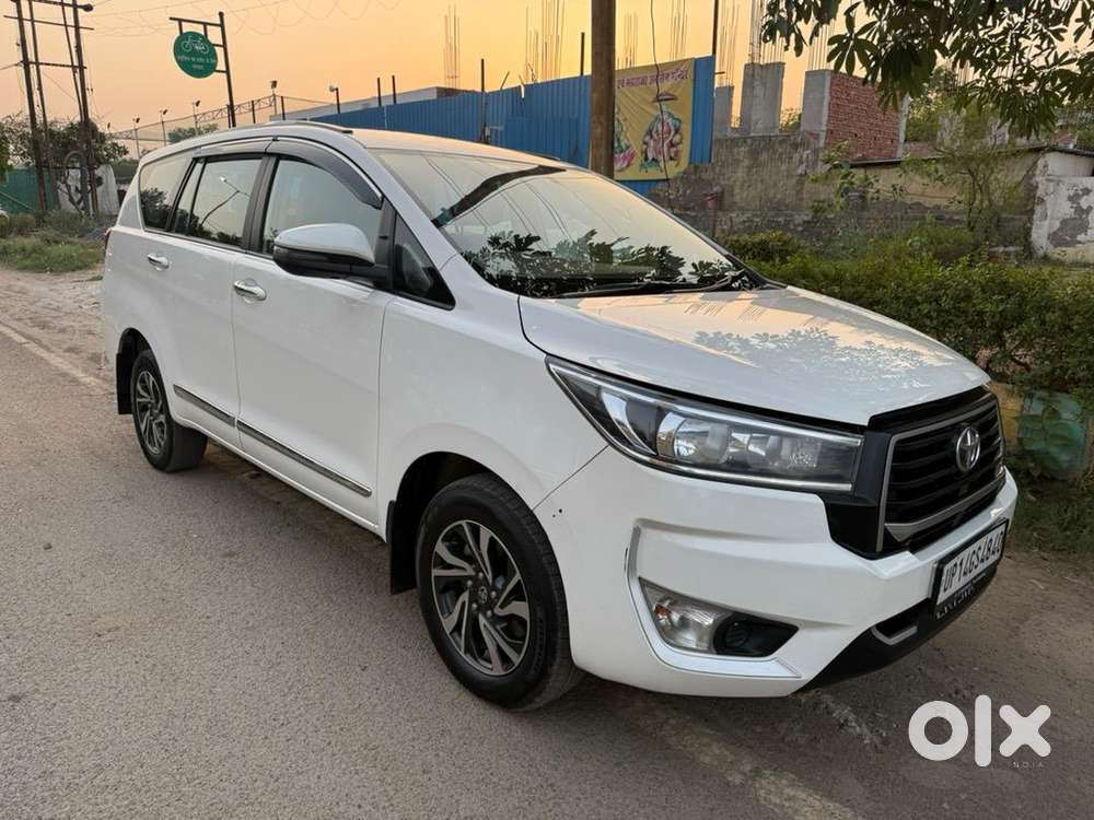 Innova Crysta 2025 Gx+ Mt