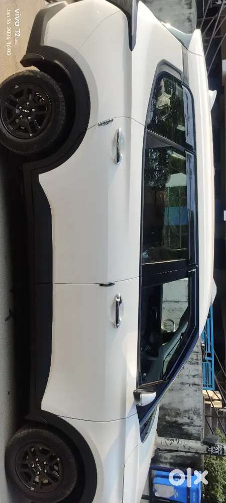 Kia Carens Clavis Petrol Manual 2025