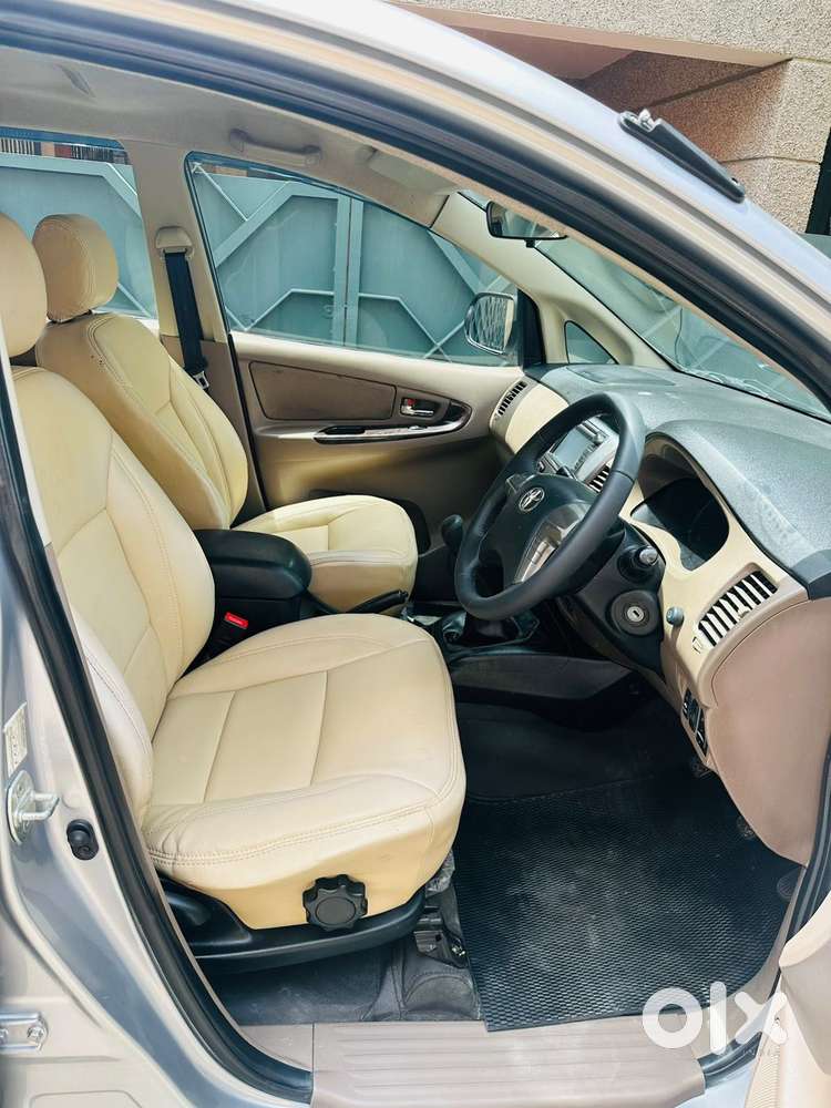 Toyota Innova 2.5 Vx 7 Seater Bs Iv, 2015, Diesel