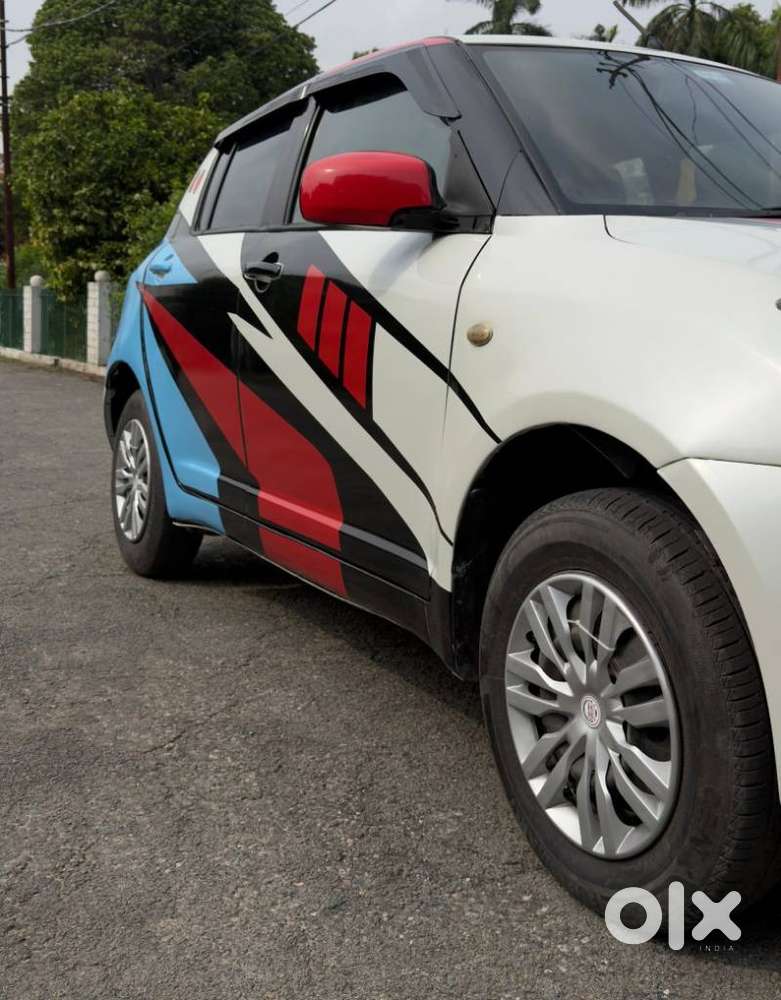 Maruti Suzuki Swift Vxi 1.2 Abs Bs-iv, 2011, Petrol