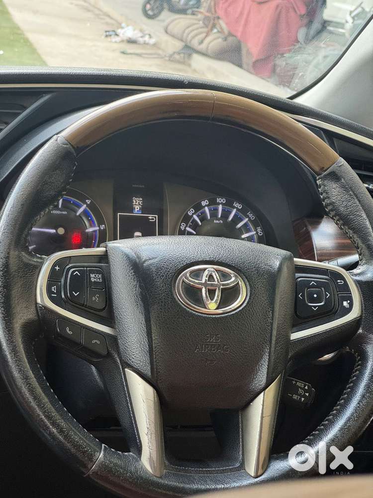 Toyota Innova Crysta 2.8 Z, 2016, Diesel