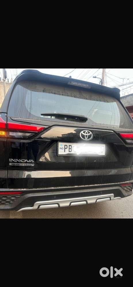 Toyota Innova Hycross Gx 2025