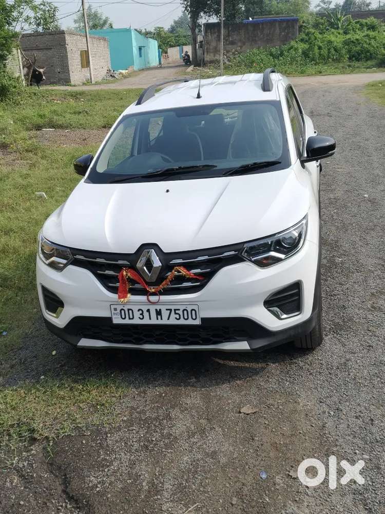 Renault Triber 1.0 Rxz Dual Tone 2025