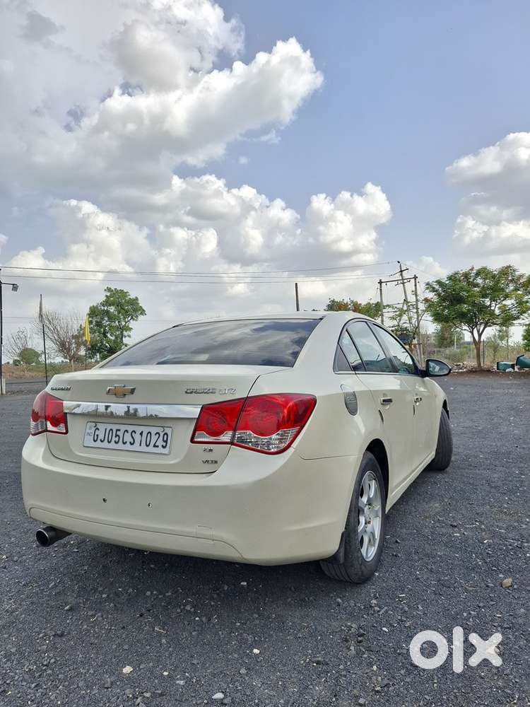 Chevrolet Cruze Diesel 2011. Top Model With Sunroof.