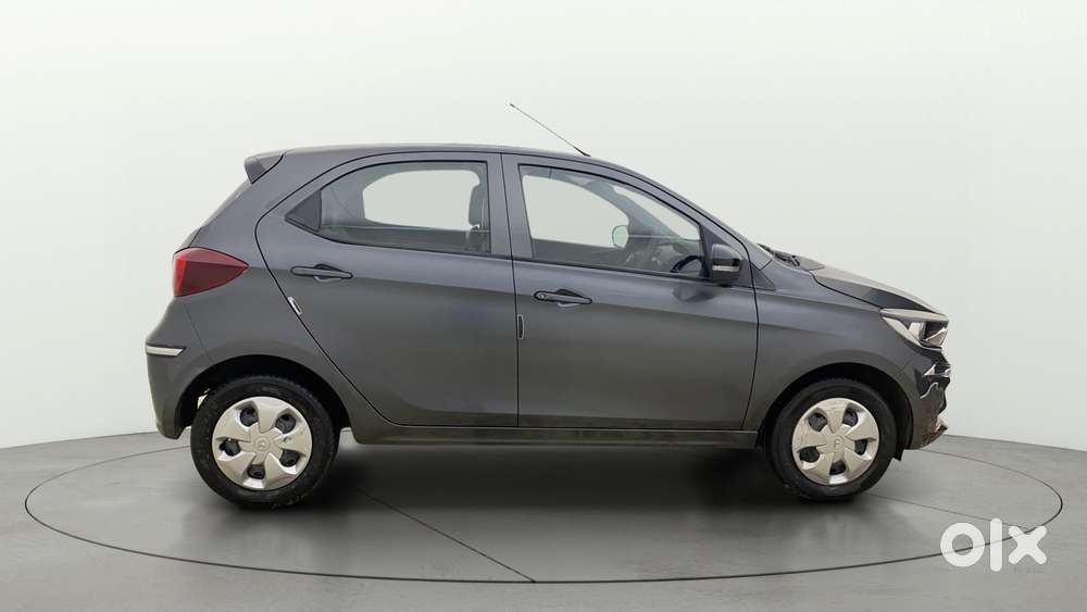 Tata Tiago 1.2 Revotron Xt Option, 2023, Petrol