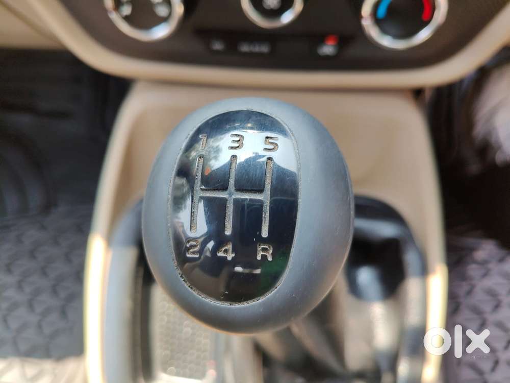 Mahindra Tuv 300 T4, 2015, Diesel