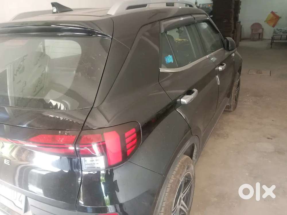 Hyundai Venue 2022 Petrol 9500 Km Driven