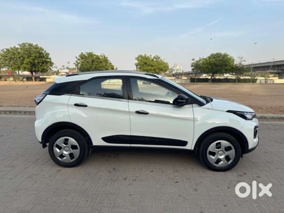 Tata Nexon 1.2 Revotron Xma Amt (s), 2021, Petrol