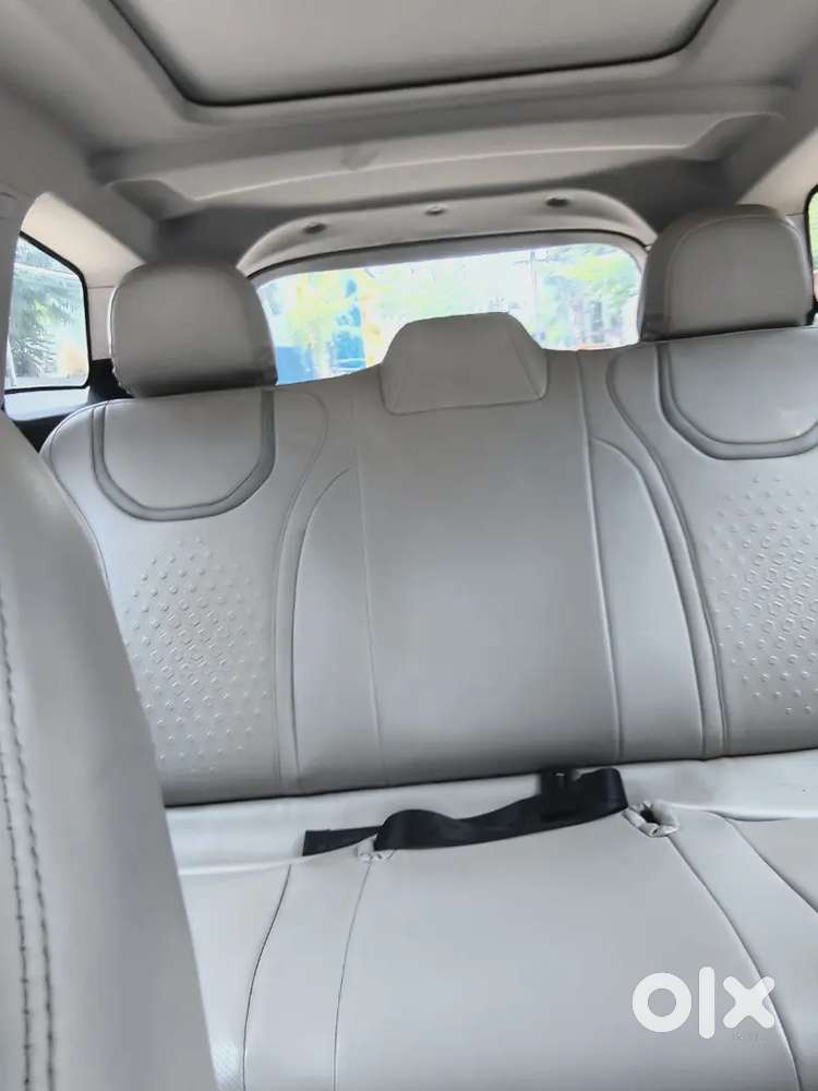Mahindra Xuv700 2024 Petrol Automatic