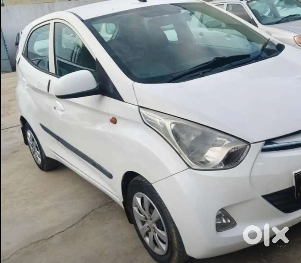 Hyundai Eon Sportz 2012 Petrol 75000 Run