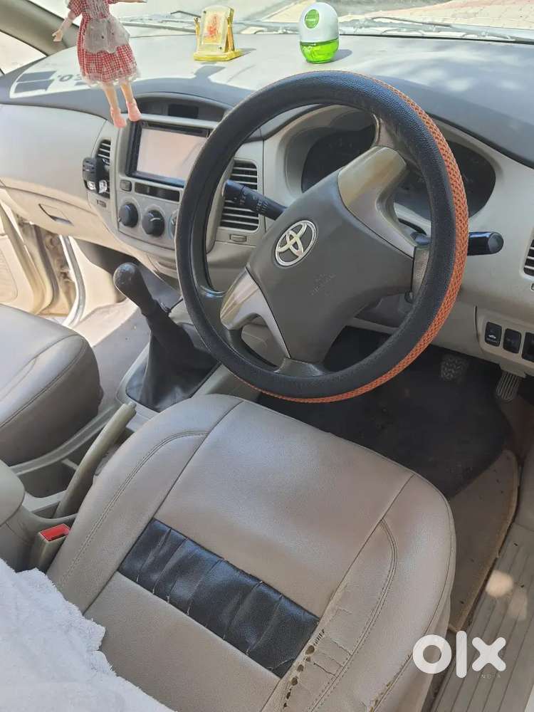 Toyota Innova 2015 Diesel 132000 Km Driven