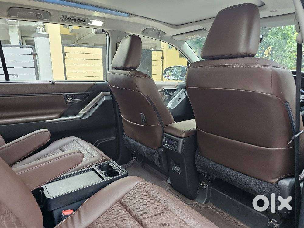 Toyota Innova Hycross 2.0 Zx Hybrid 7 Str, 2024, Petrol