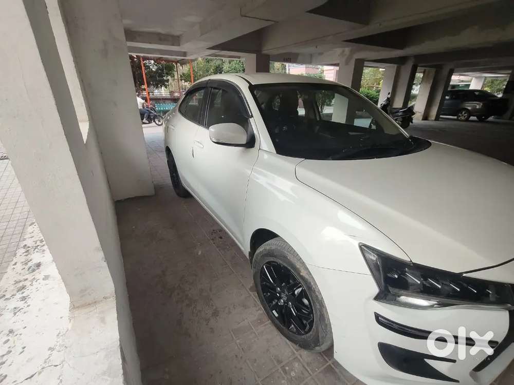 Muje Dzire Lena H 2025 Modal