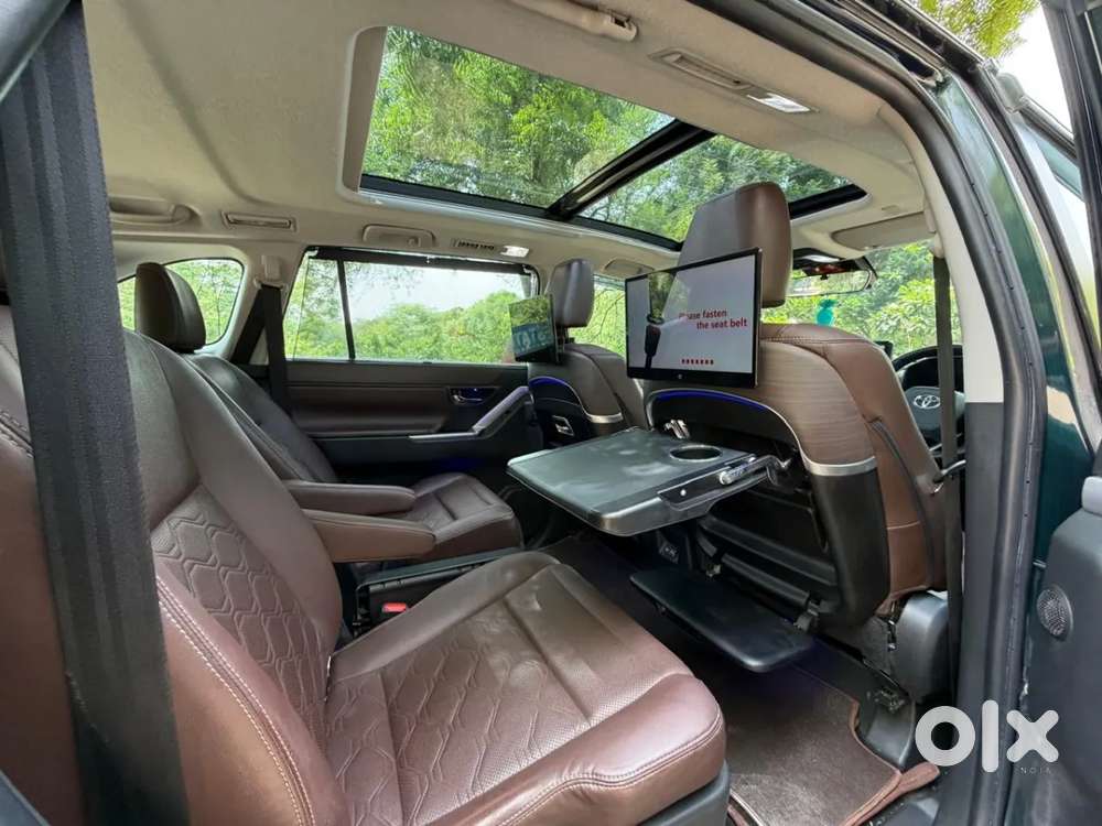Toyota Innova Hycross 2.0 Zx (o) Hybrid 7 Str, 2024, Petrol