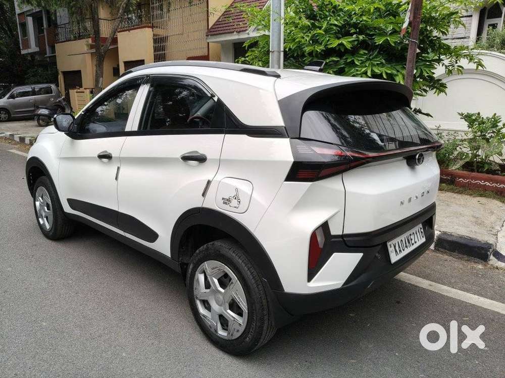 Tata Nexon Smart Plus S 1.2 Revotron Petrol 5 Mt, 2024, Petrol