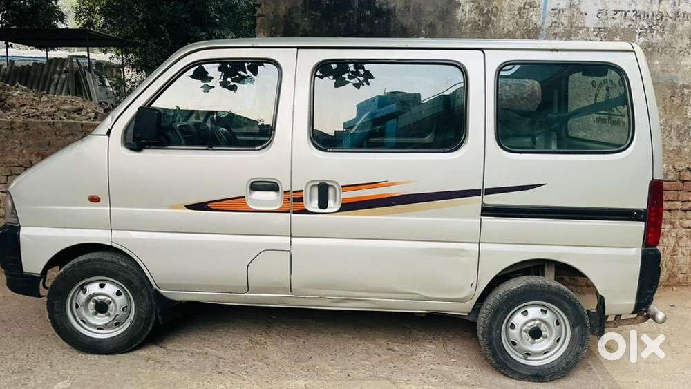 Maruti Suzuki Eeco 5seter 2017 Model Lpg Well Maintained