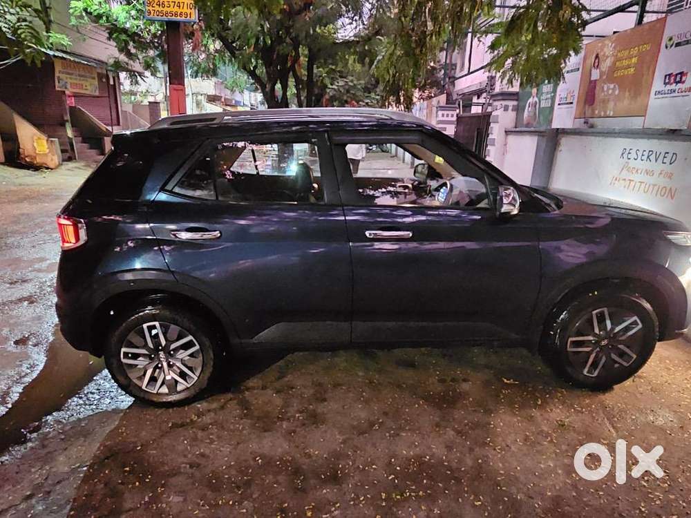 Hyundai Venue 2021 Diesel Well Maintained