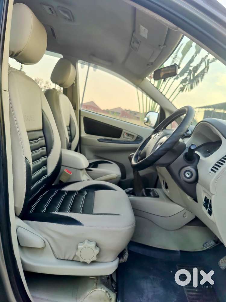 Toyota Innova 2.5 Gx 7 Seater Bs Iv, 2014, Diesel
