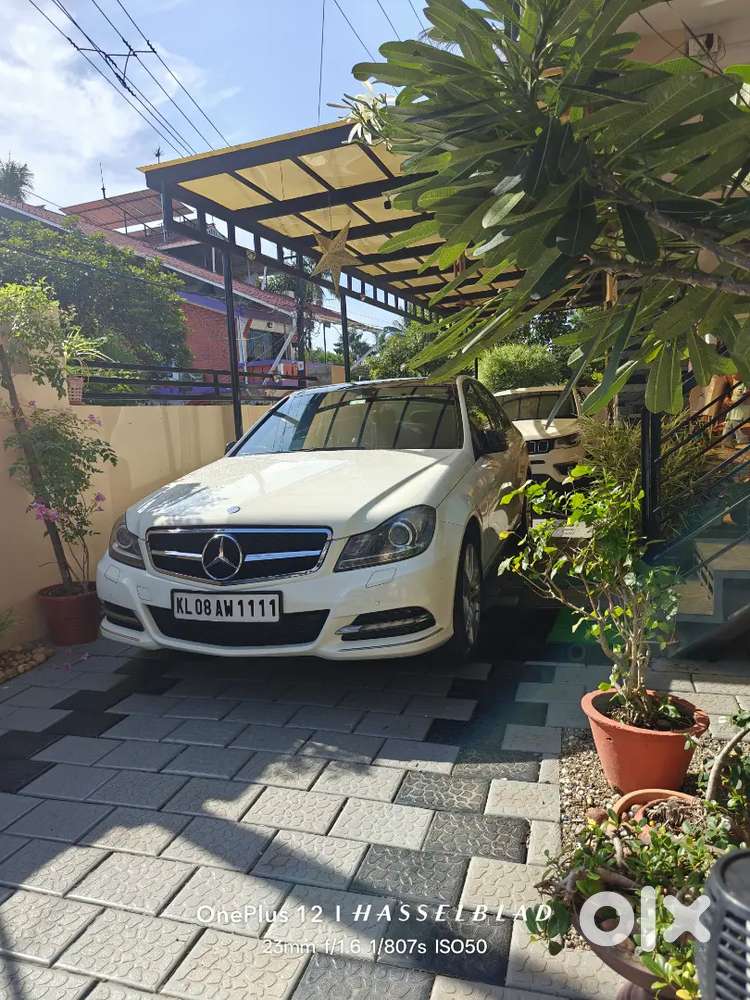 Benz C Class C200 - Original Kerala - 2011 - Petrol Automatic - Rwd