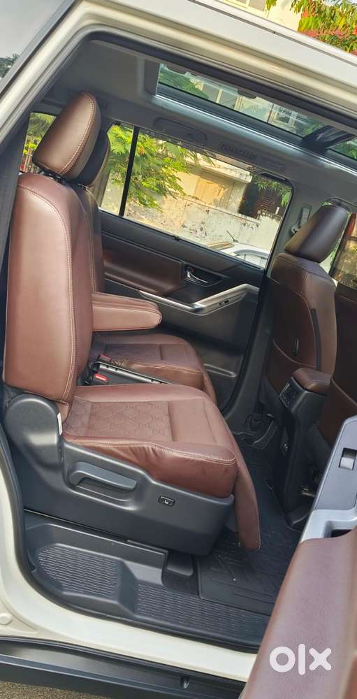 Toyota Innova Hycross 2.0 Zx (o) Hybrid 7 Str, 2024, Petrol