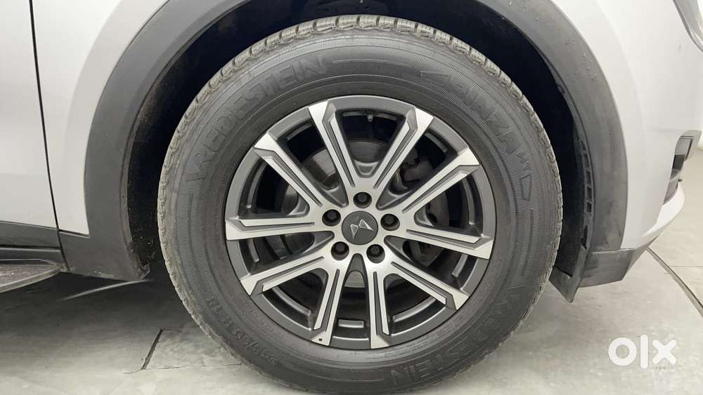 Mahindra Xuv700 2.0 Ax 7 Petrol At Luxury Pack Str, 2022, Petrol