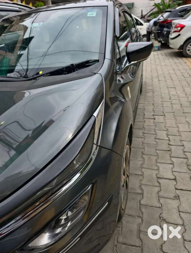 2023 Tata Altroz Xz+ Os Sunroof Icng Top Model Manual