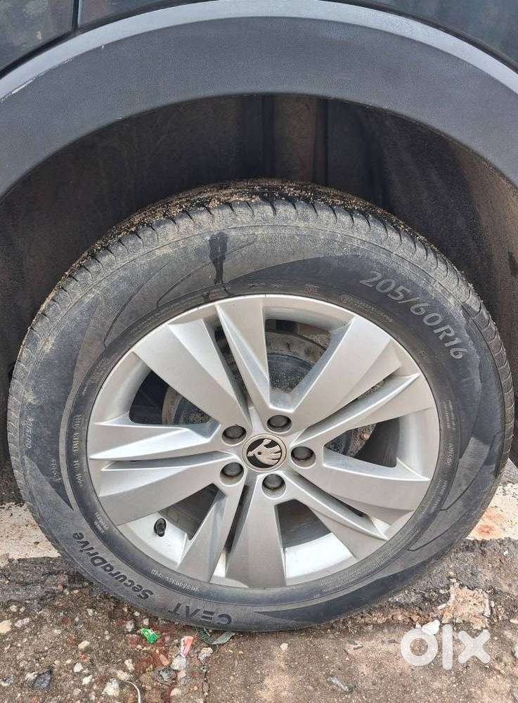 Skoda Kushaq Ambition 1.0l Tsi Mt, 2023, Petrol