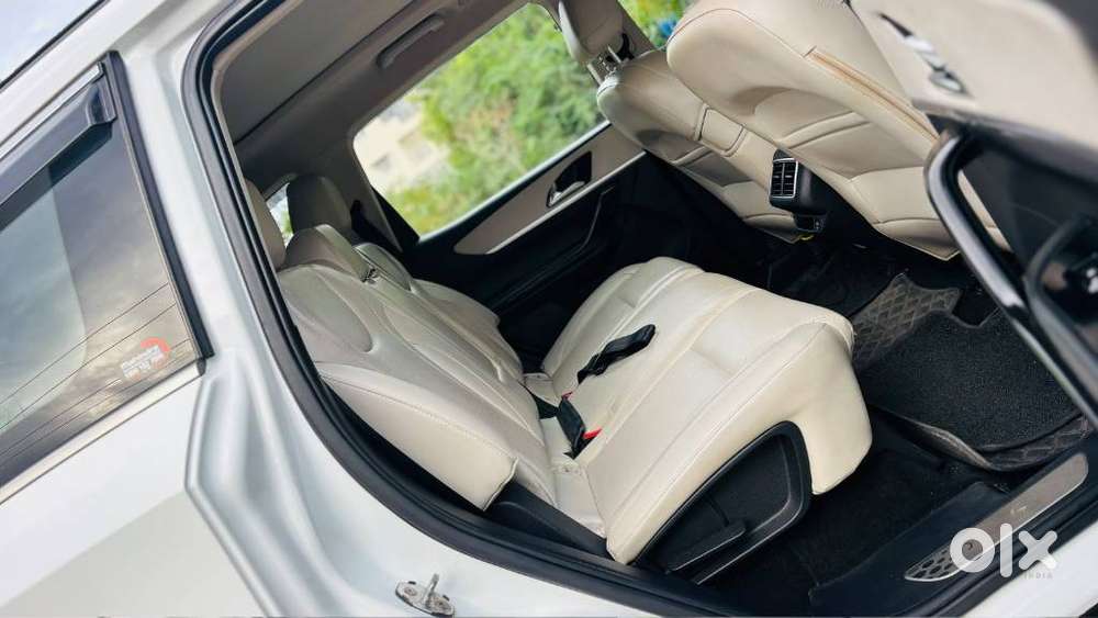 Mahindra Xuv700 2.2 Ax 7 Diesel At Str, 2021, Diesel