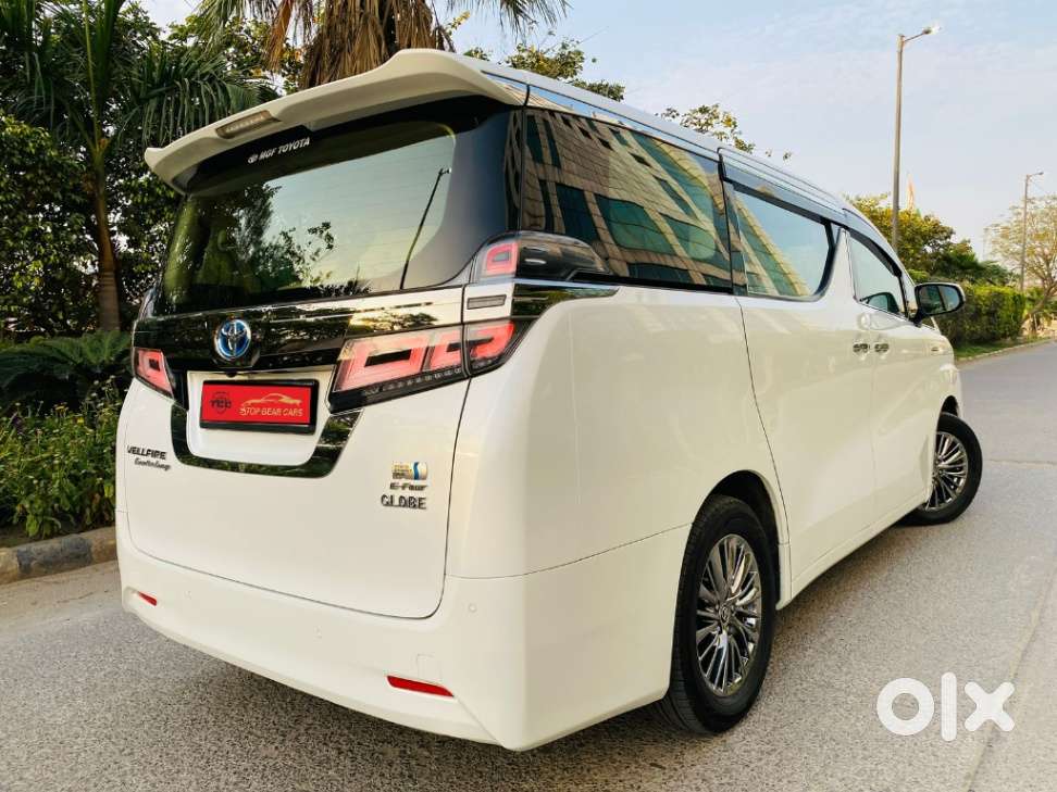 Toyota Vellfire 2.5 Executive Lounge, 2021, Petrol