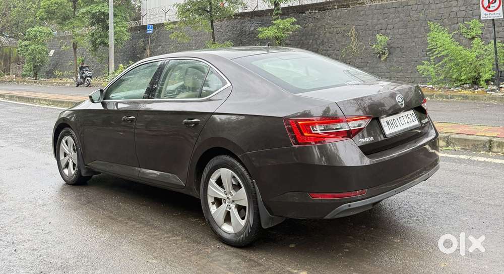 Skoda Superb Style 1.8 Tsi At, 2017, Petrol
