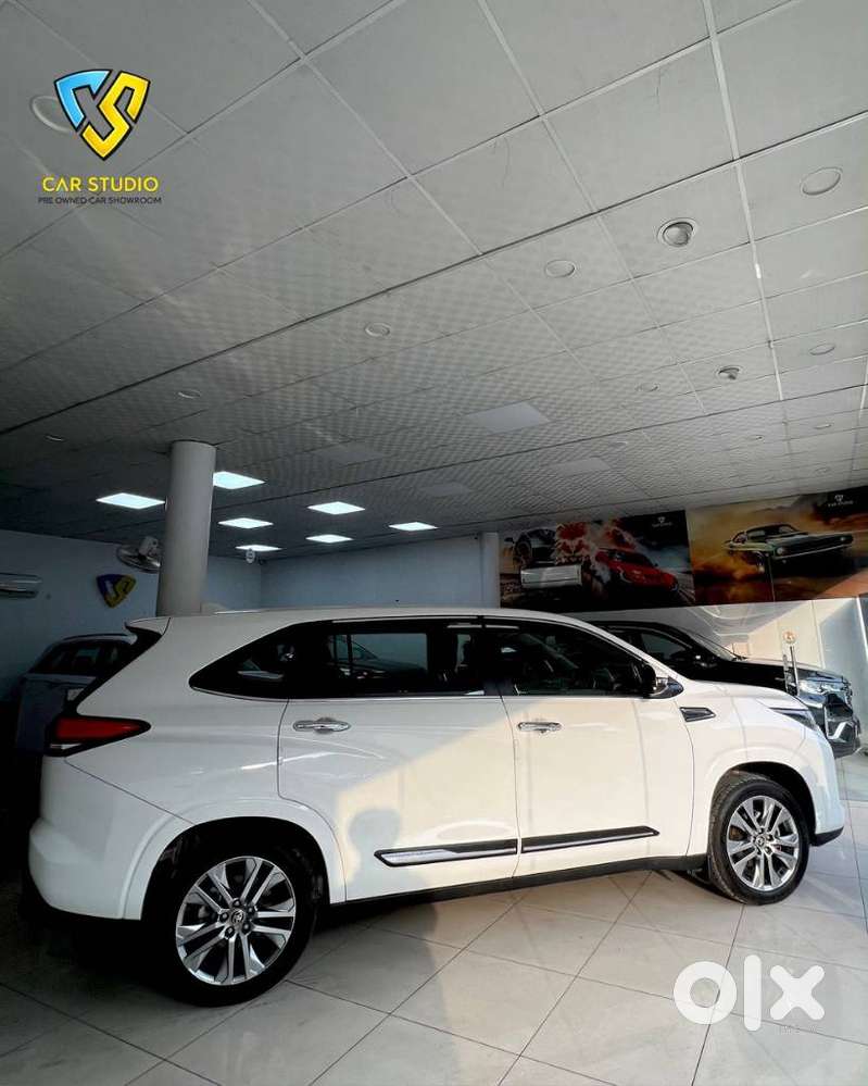 Toyota Innova Hycross 2.0 Gx 7 Str, 2023, Petrol