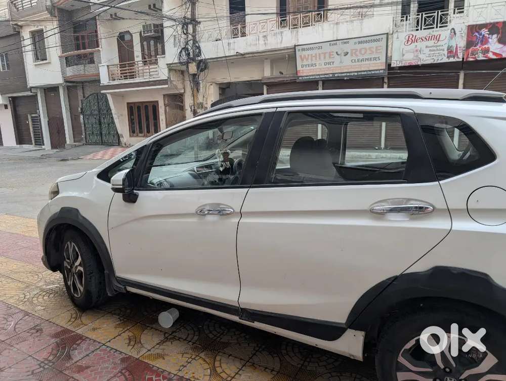 Honda Wrv Top Model With Sun Roof Good Condition New Battery New Tyre