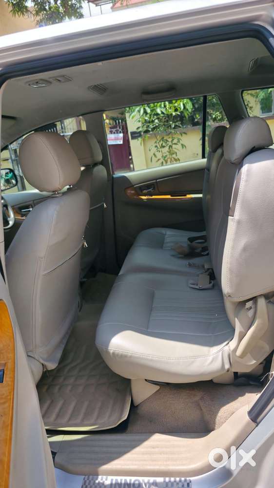 Toyota Innova 2.5 Vx 8 Str Bs-iii, 2010, Diesel