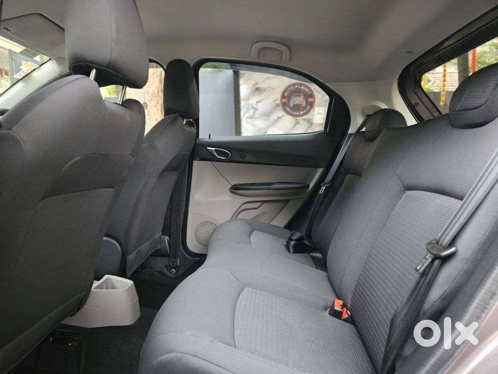 Tata Tiago 1.2 Revotron Xza, 2017, Petrol