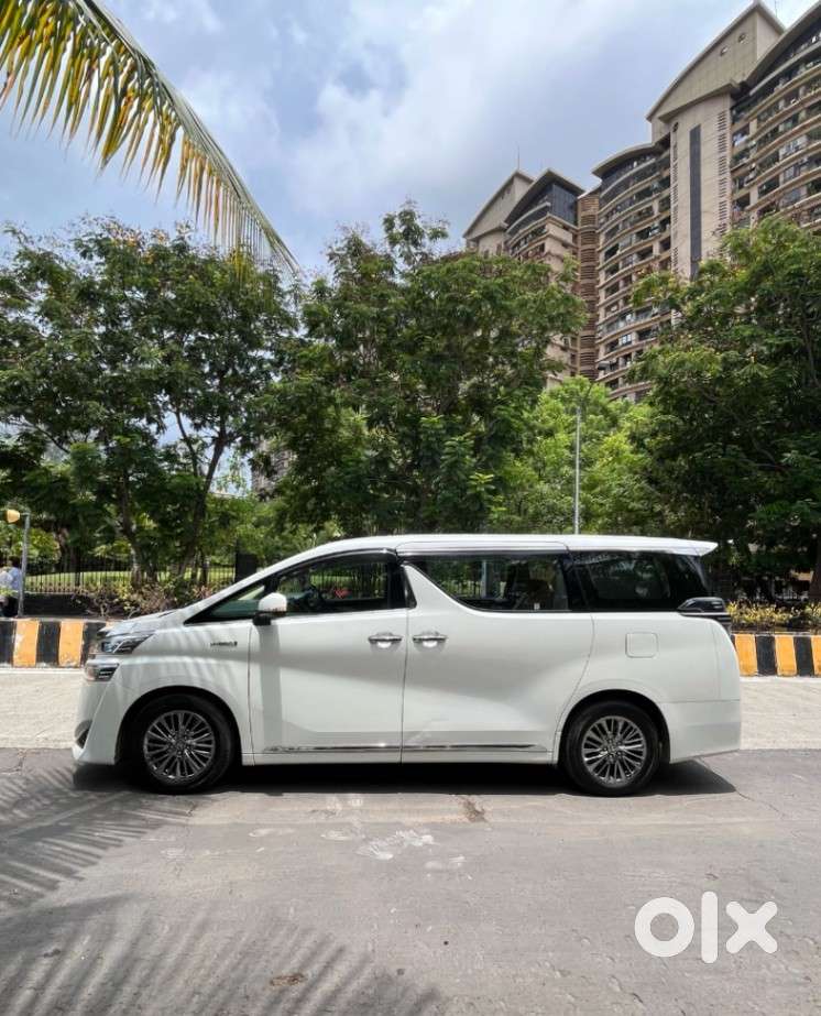 Toyota Vellfire Vip &ndash; Executive Lounge, 2023, Petrol