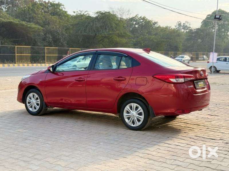 Toyota Yaris J Cvt, 2018, Petrol