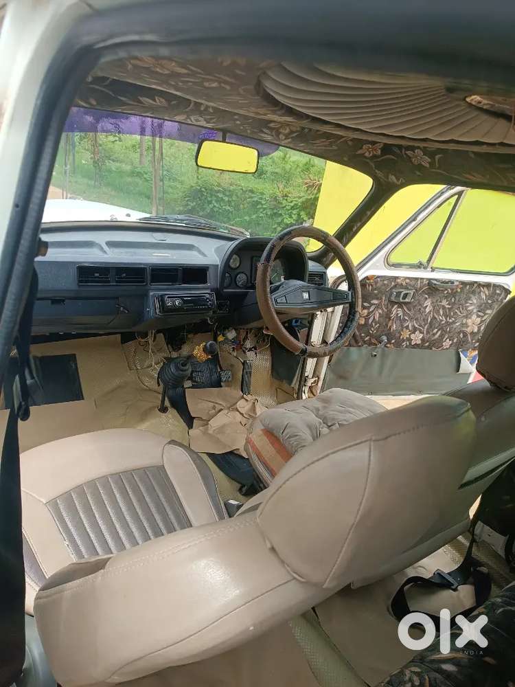 Ambassador Classic Nova 2000
