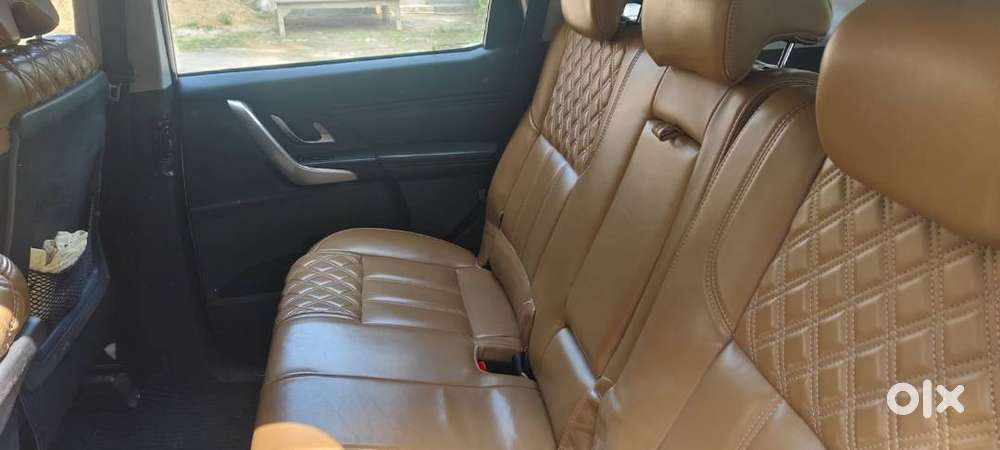 This Xuv Is A Top Model Car W11