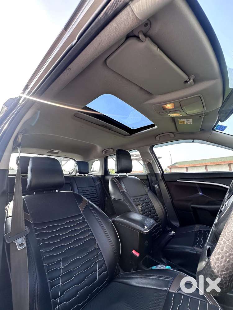Maruti Suzuki Brezza 1.5 Zxi Plus Smart Hybrid, 2022, Cng & Hybrids