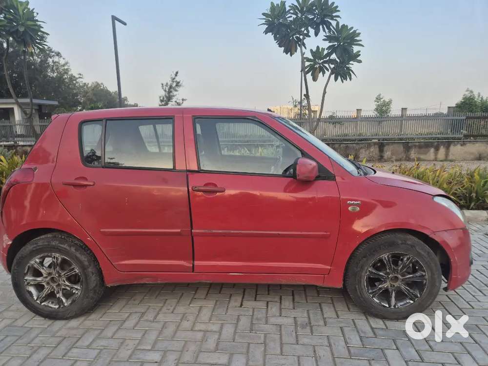 2010 Model Red Colour 5 Year Passing Front Window Power