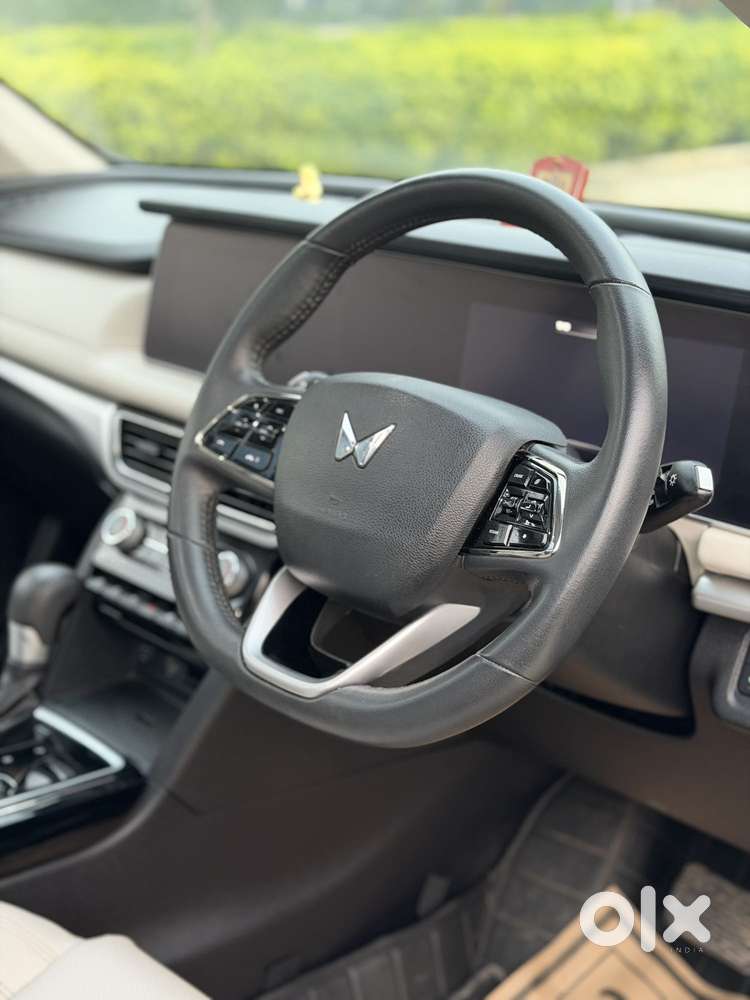 Mahindra Xuv700 2.2 Ax 7 Diesel At Luxury Pack Str, 2025, Diesel