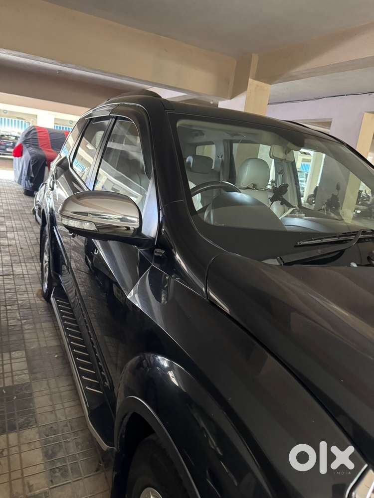 Mahindra Xuv500  W 10 Diesel 2016