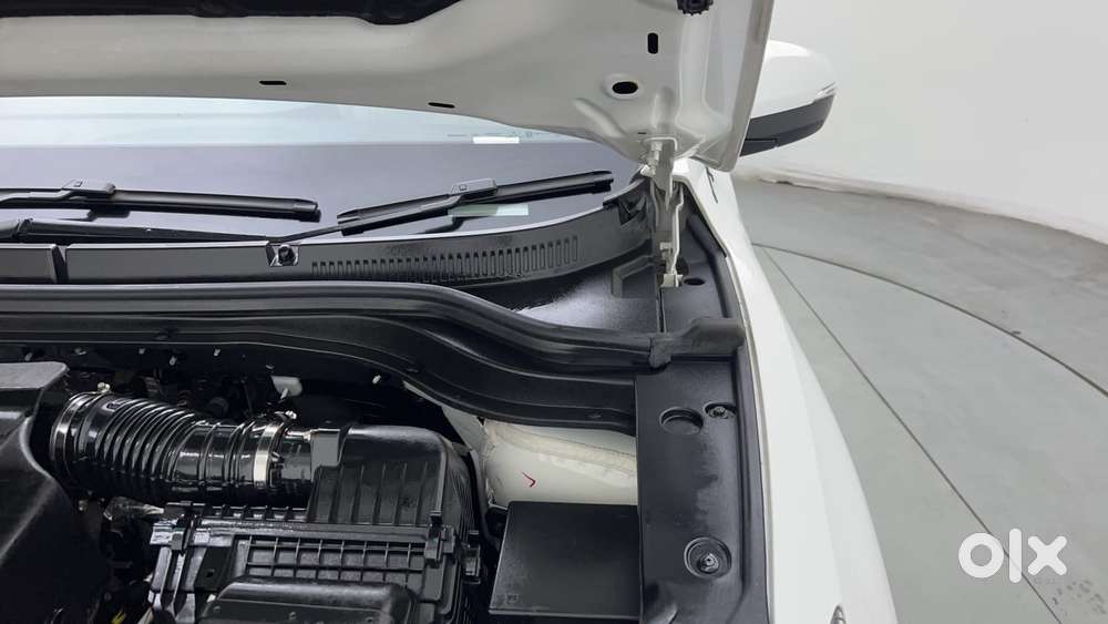 Mahindra Xuv700 2.0 Ax 7 Petrol At Str, 2024, Petrol