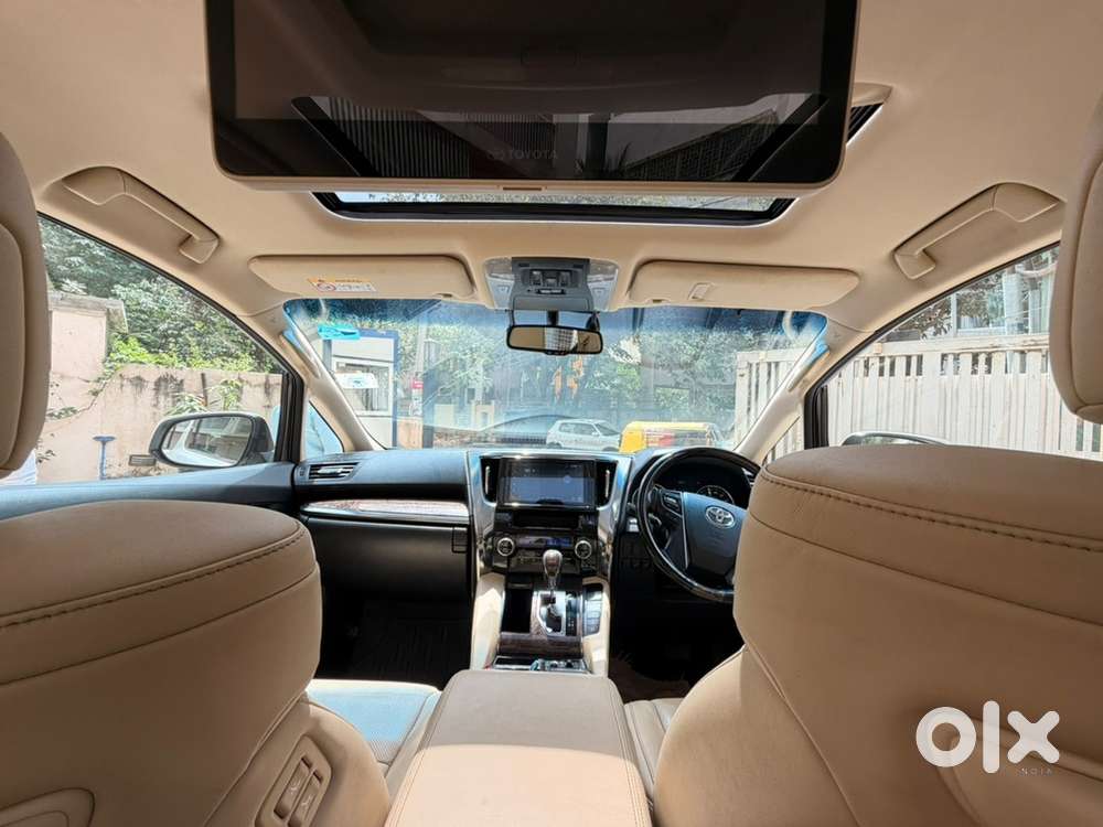 Toyota Vellfire Petrol 2022