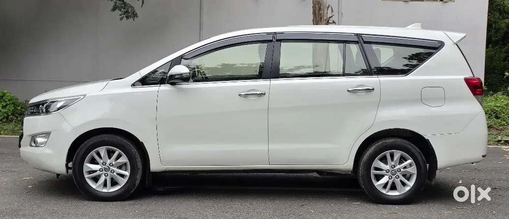 Innova Crysta 2.4 V Mt 2020