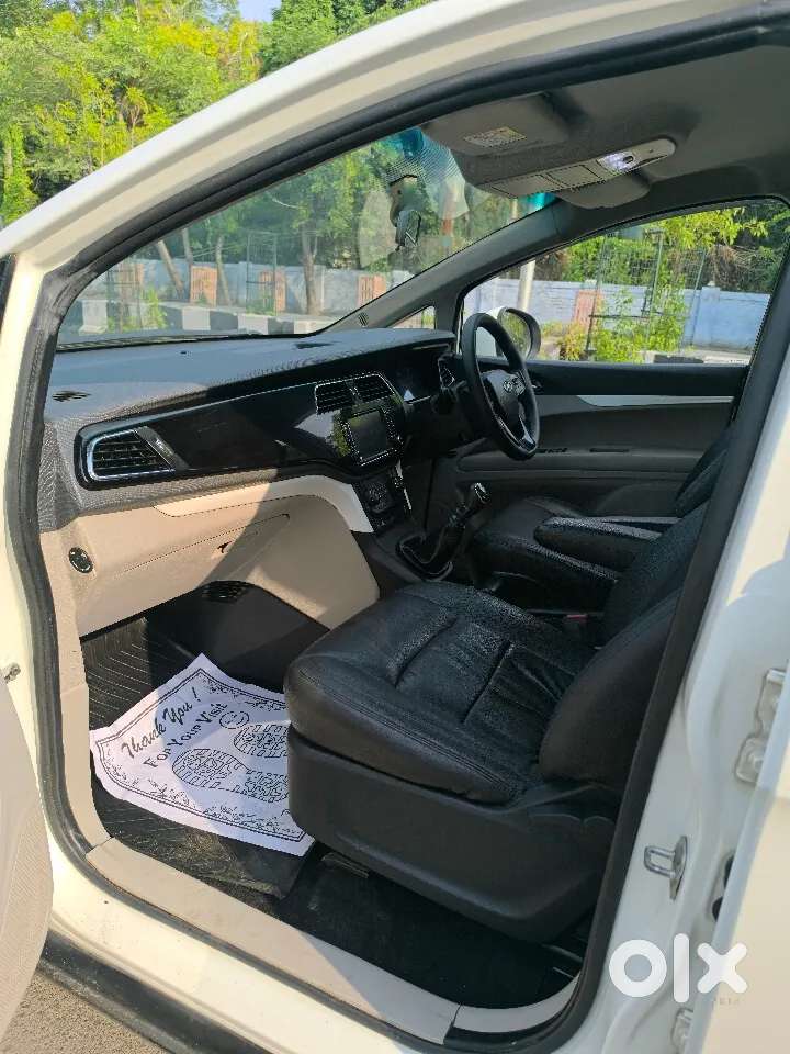 Mahindra Marazzo 1.5 M6 Plus 7 Str, 2021, Diesel