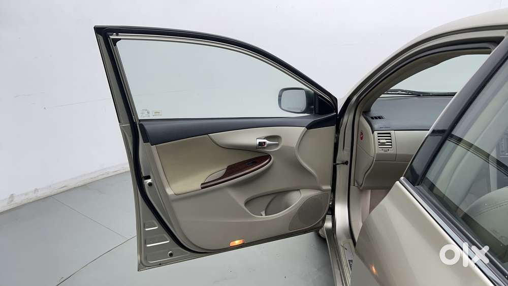Toyota Corolla Altis G At, 2013, Petrol