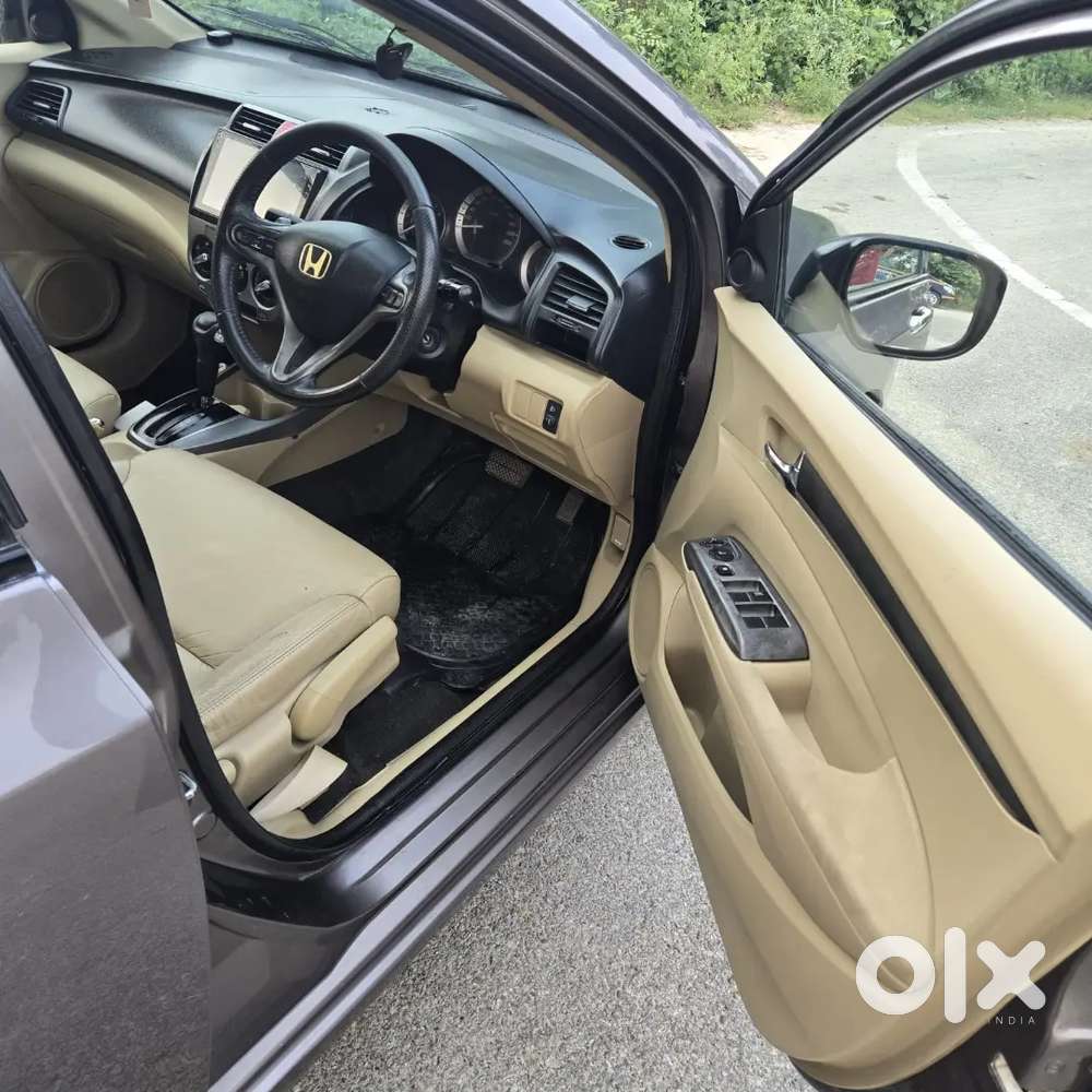 Honda City I-vtec Automatic Dec 2012  Cng + Petrol  Sunroof  Paddle